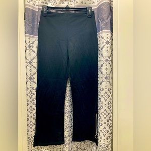 Lysse NWoT Black wide-leg capri pants
Zip leg